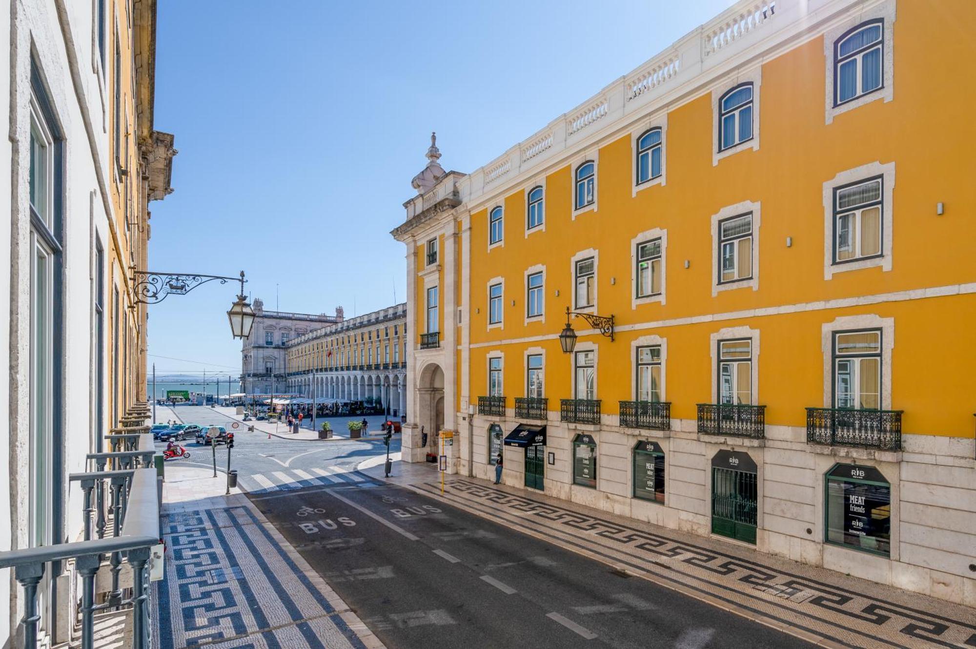 Arco Augusta By The Good Neighbour In *